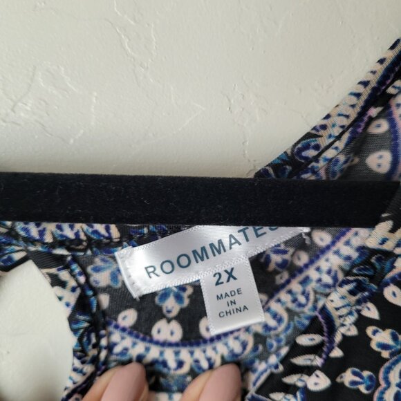 Roommates Plus Size Boho Bell Sleeves Embroidered Blouse - Picture 2 of 8